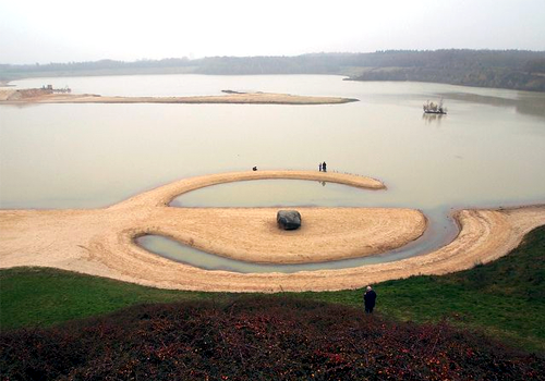 Robert Smithson's Broken Circle